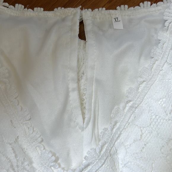 Lace tank top - Picture 3 of 4